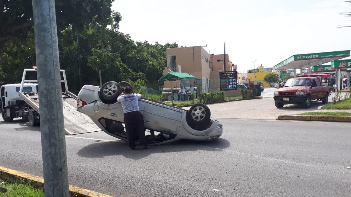 Cuatro lesionados tras aparatoso accidente en Playa del Carmen