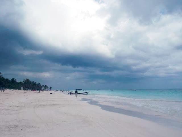 Clima: Mucha humedad y lluvias aisladas para Q. Roo
