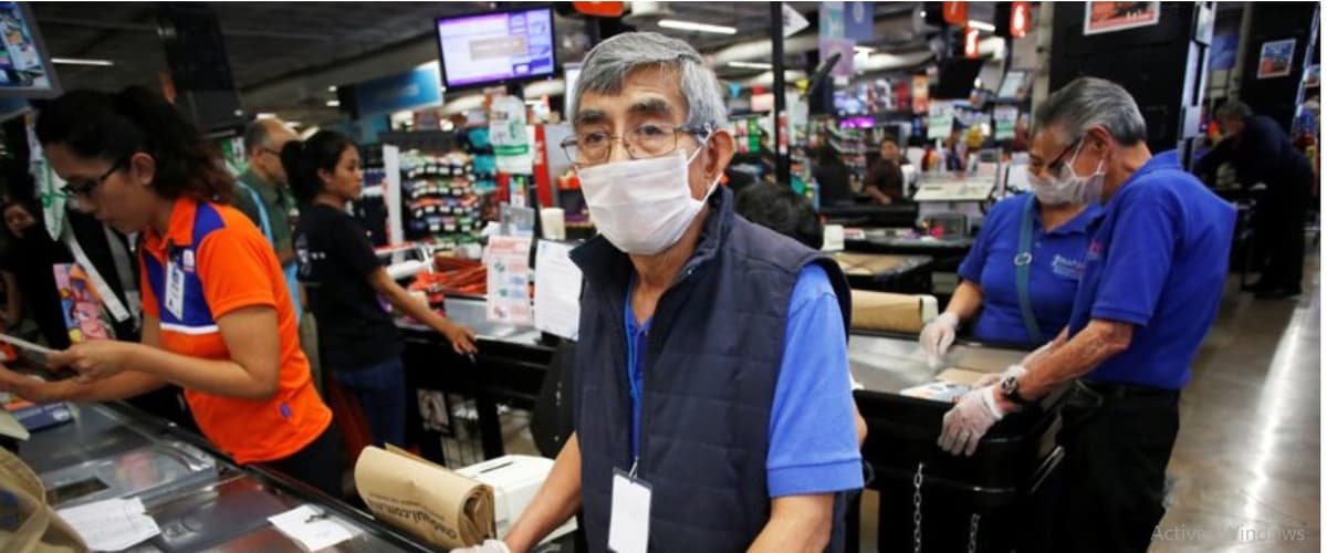 ¡Piden apoyar con propina a abuelitos empacadores de Chedraui en Playa del Carmen!