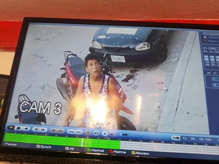 ¡Se ve clarito! Captan a ladrón de motocicletas en Playa del Carmen