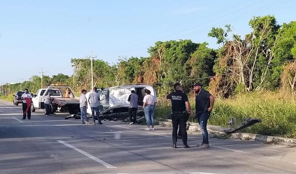 ¡Carreterazo por dormir al volante! en vía Tulum-Playa del Carmen