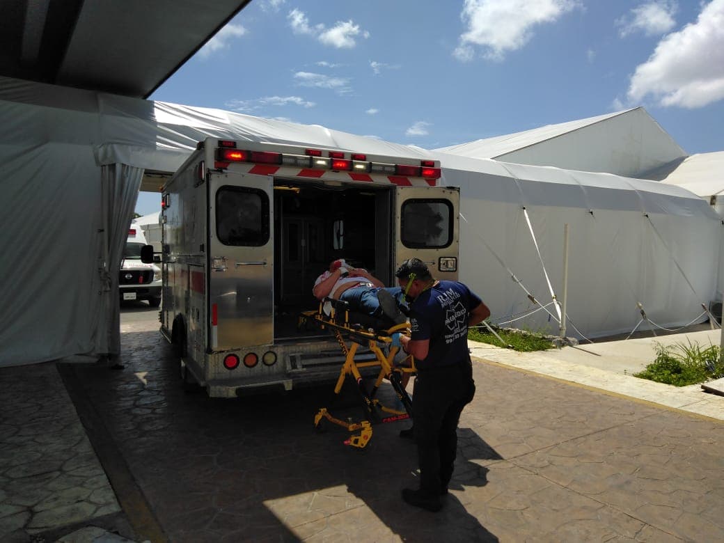 Balean a taxista y pasajero en Cancún