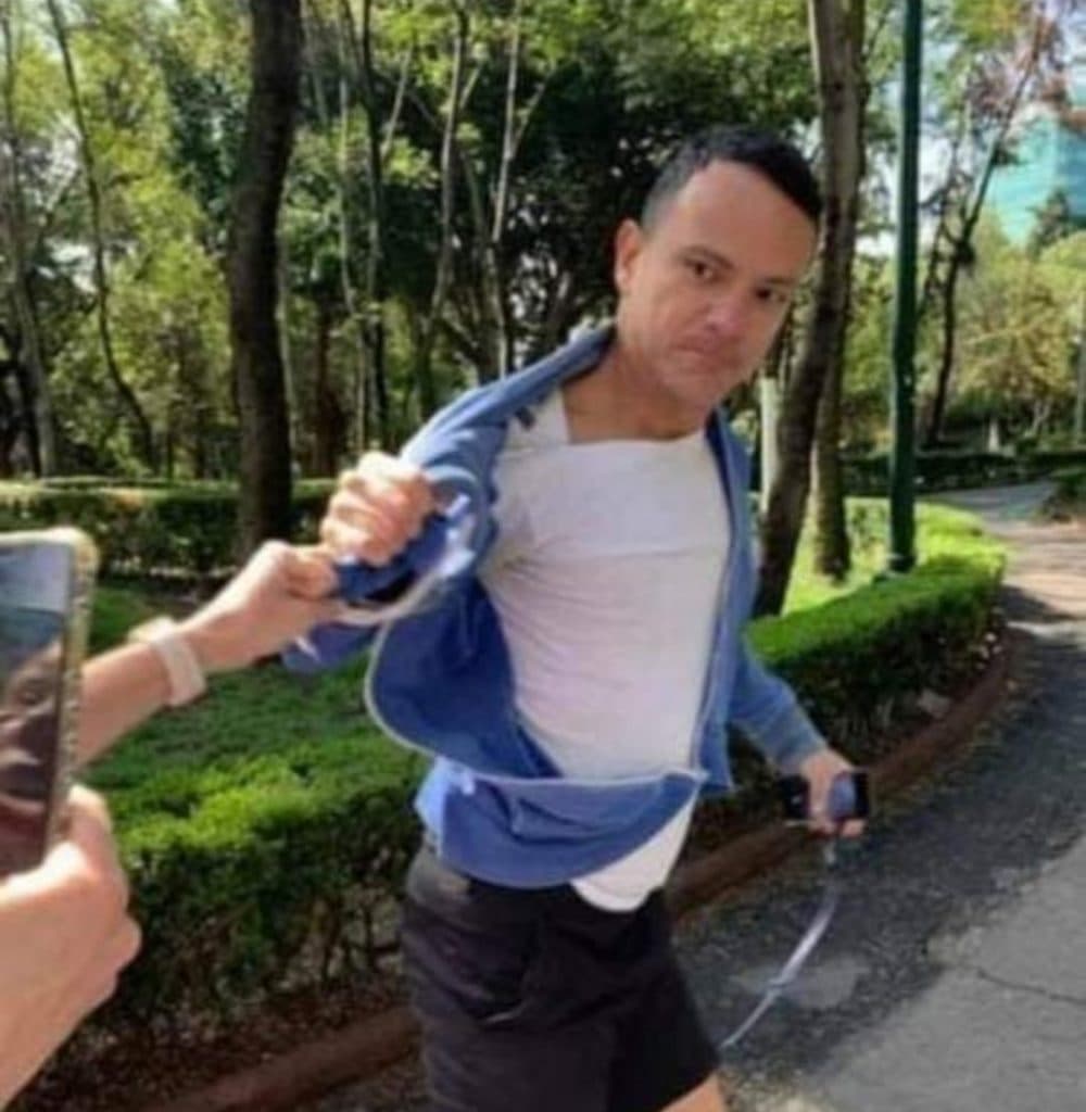 ¿Lo conoces? Denuncian a sujeto que lanza puñetazos a mujeres cuando corren en un parque