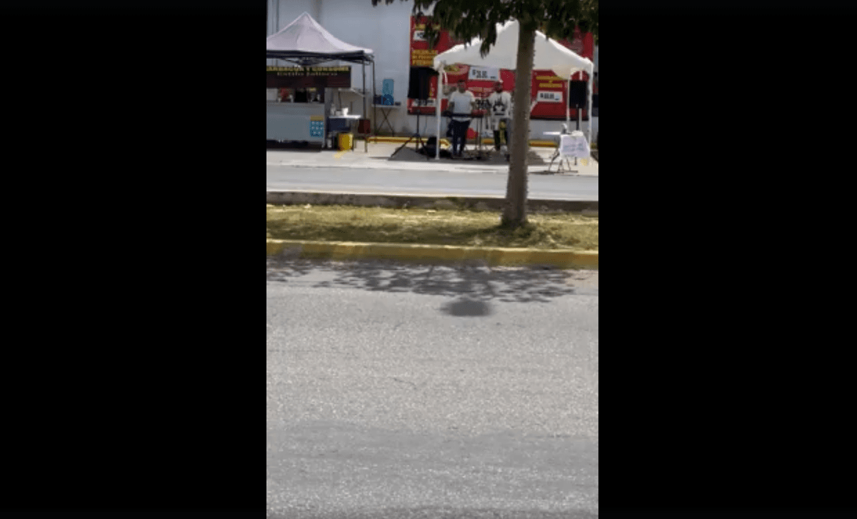 Músicos playenses instalan carpas con sana distancia para salir adelante