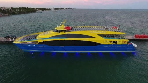 Firman petición para bajar precio de ferry entre Cozumel y Playa del Carmen