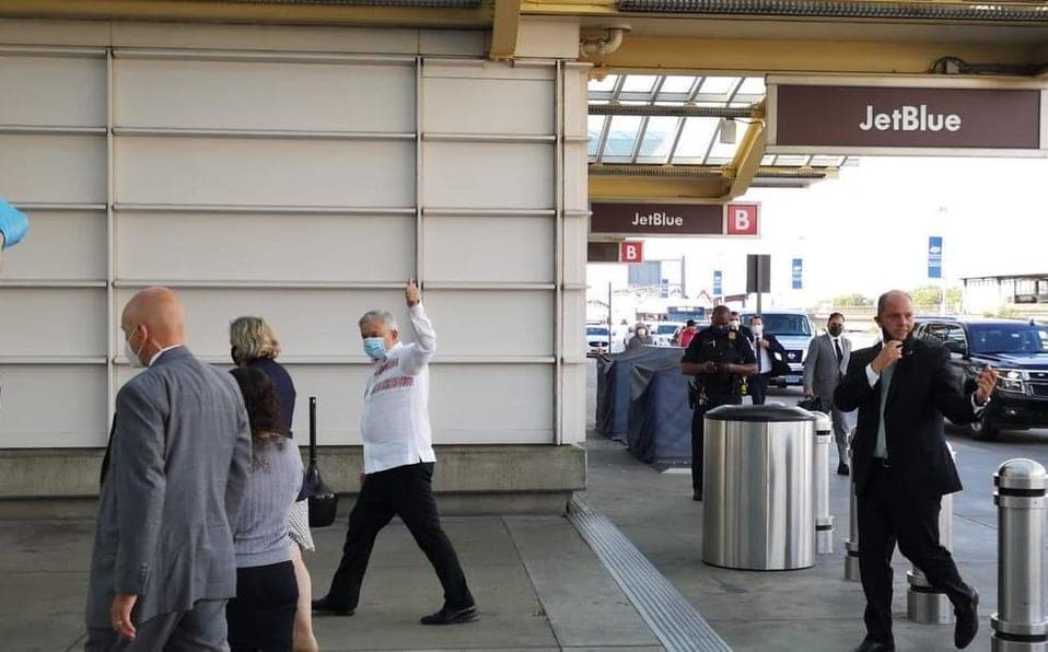 AMLO ya está de regreso en México tras intensa reunión con Donald Trump