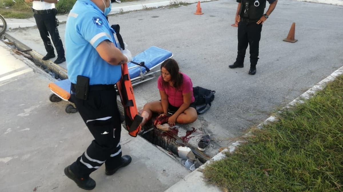 Mujer queda con el pie destrozado en Playa del Carmen