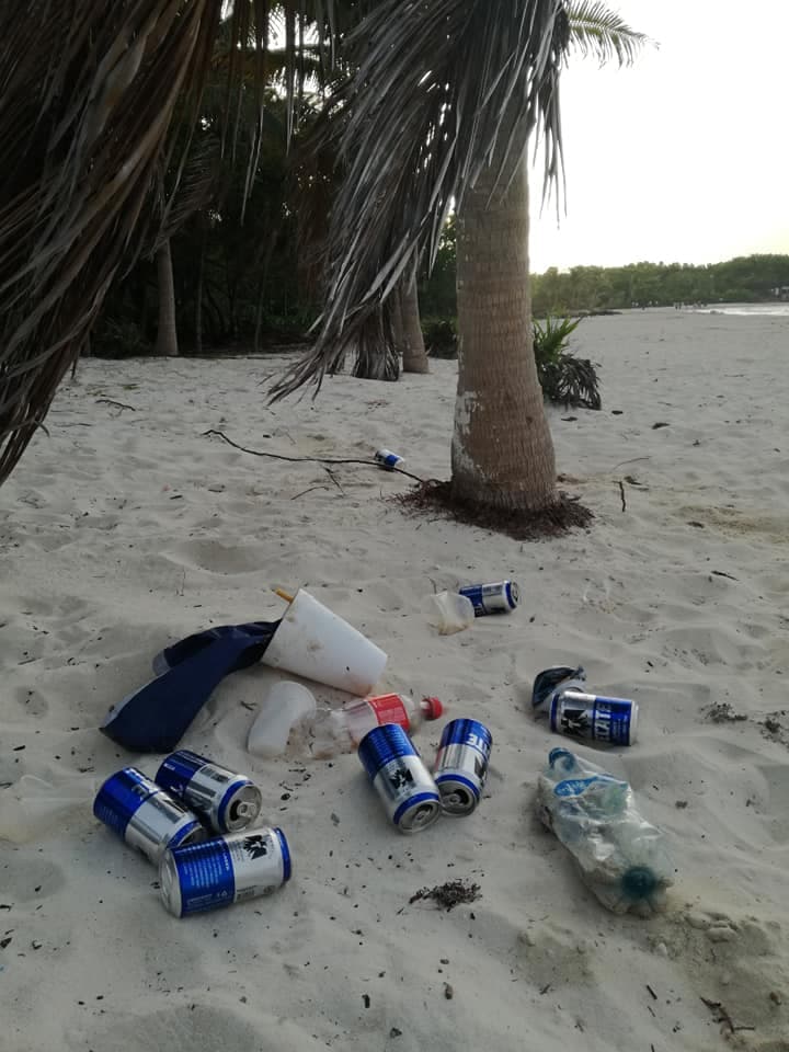 Exponen que bañistas dejan el confinamiento para hacer un 'cochinero' en las playas