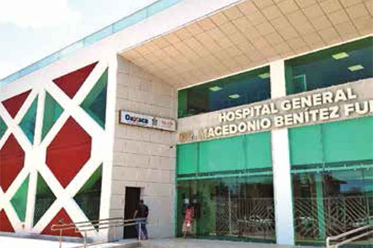 ¡Rebasados! Por contagios de COVID-19 en personal de salud, desalojan hospitales en dos estados del país