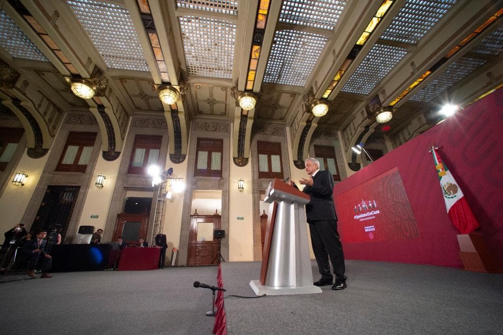 Ordena AMLO a Sectur revisar cierre de playas a quintanarroenses