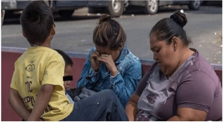 Deseperada, madre pide a policías llevarse a sus hijos para que tengan un mejor futuro
