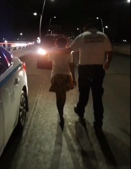 ¡Mujer quería tirarse del puente de Playa del Carmen!