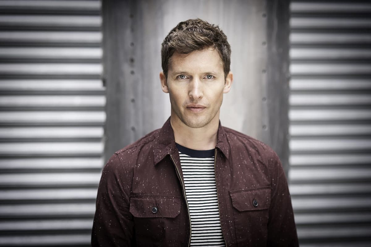 Le da escorbuto a James Blunt por comer solo carne durante dos meses