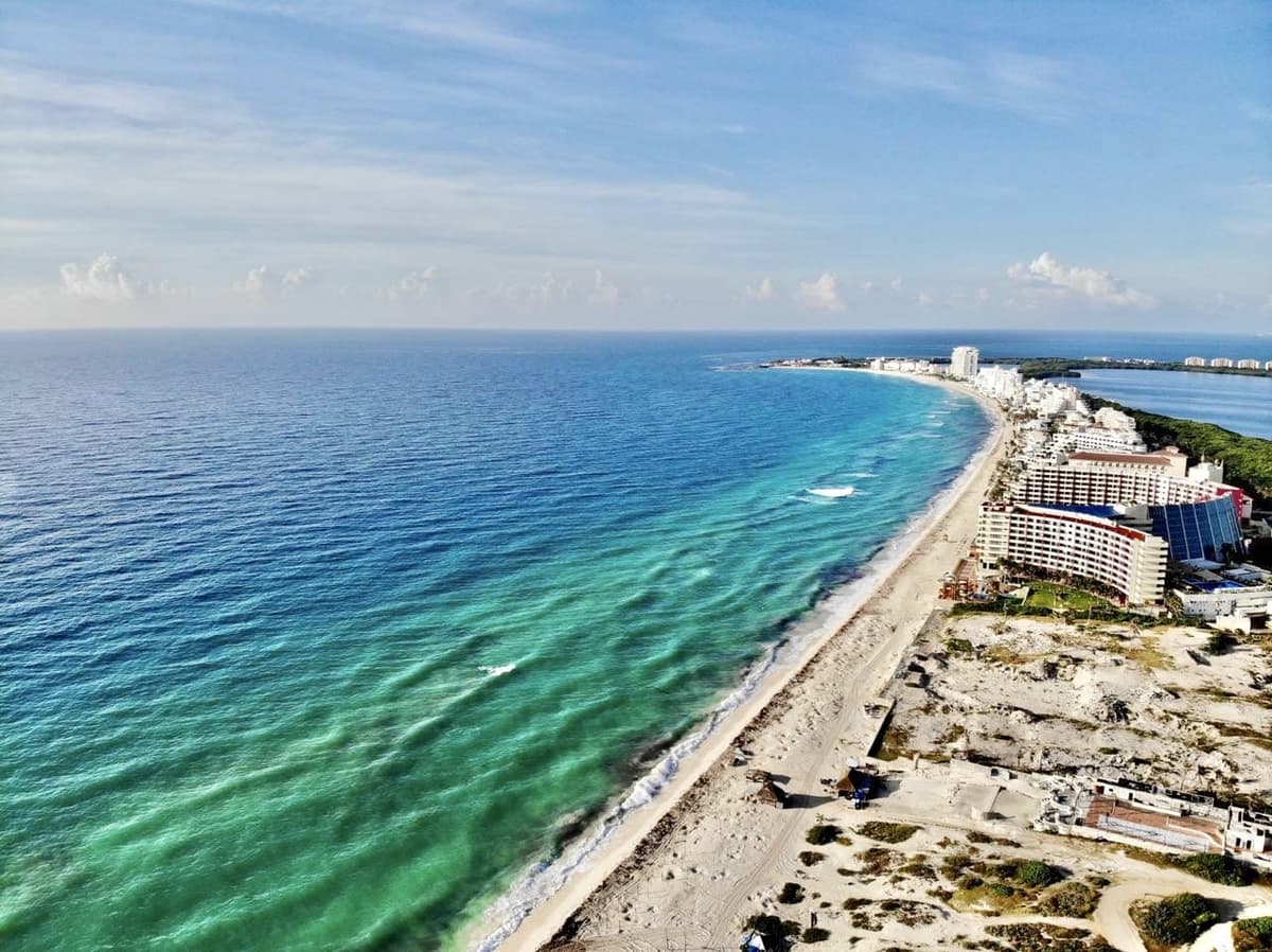 Playas de Cancún se abrirán hasta que semáforo Covid esté en verde