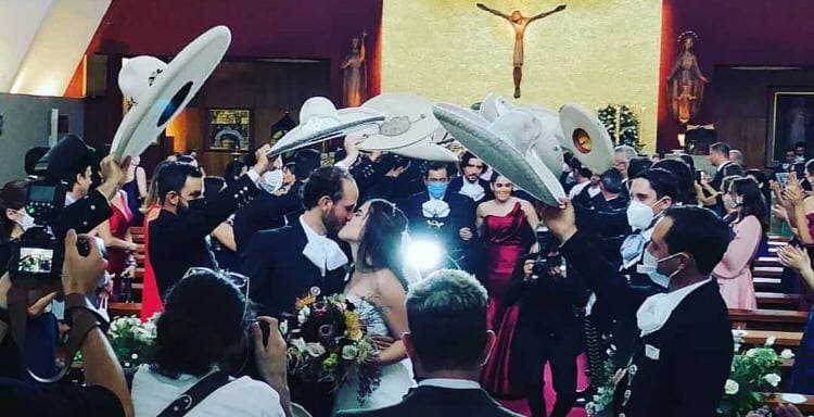 Videos: En plena pandemia, se casa la hija del Potrillo y celebra con tremenda fiesta