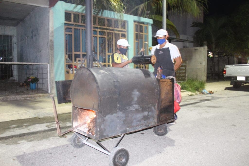 Una tradición de Puebla vive en Playa del Carmen: El Carrito Camotero