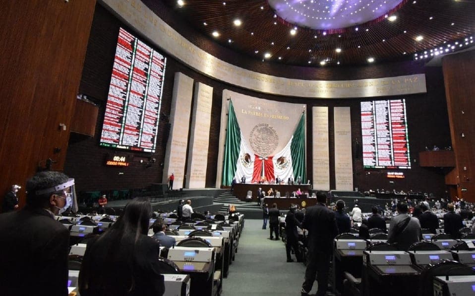 Diputados aprueban que funcionarios no ganen más que el presidente