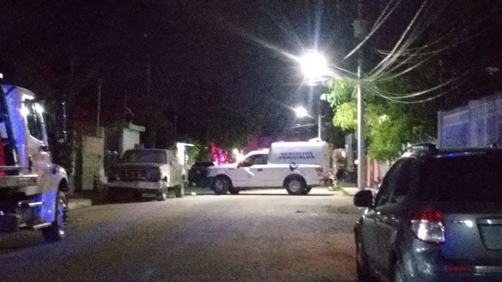 Sicarios ejecutan a hombre y lesionan a abuelita, en Cancún