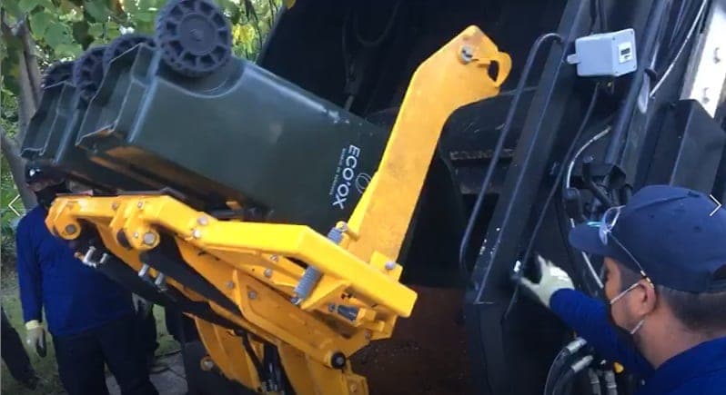 Muestra Eco’ox nuevos recolectores de basura en Cancún