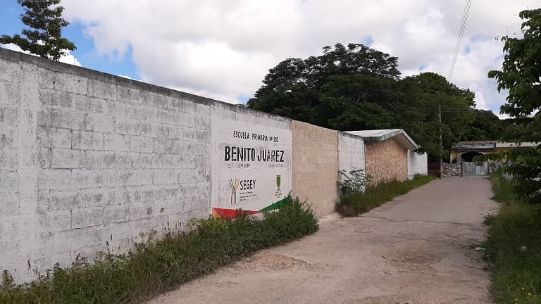 Denuncian robo de 150 mil pesos en colegio de Izamal