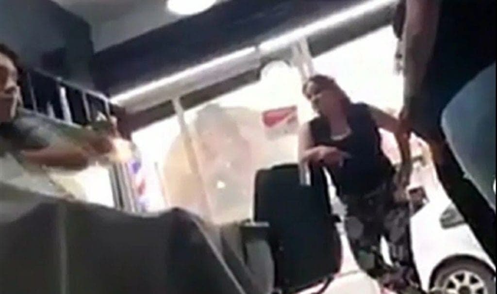 Video: Surge Lady 40 pesos, golpea a estilista y se niega a pagarle