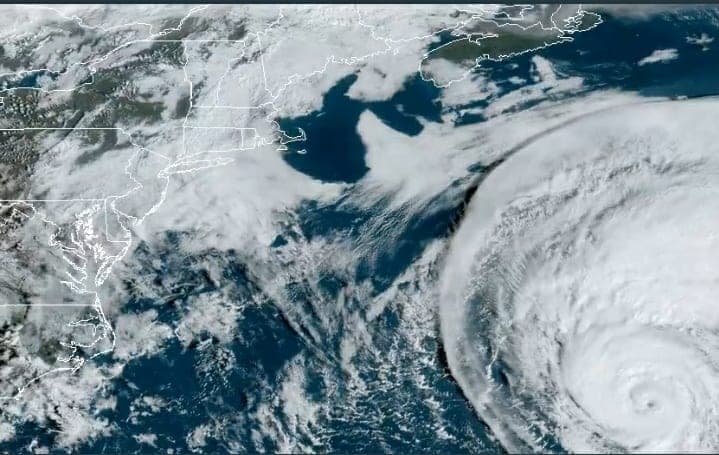 'Épsilon' se degrada a categoría 1; se mantiene lejos de Quintana Roo