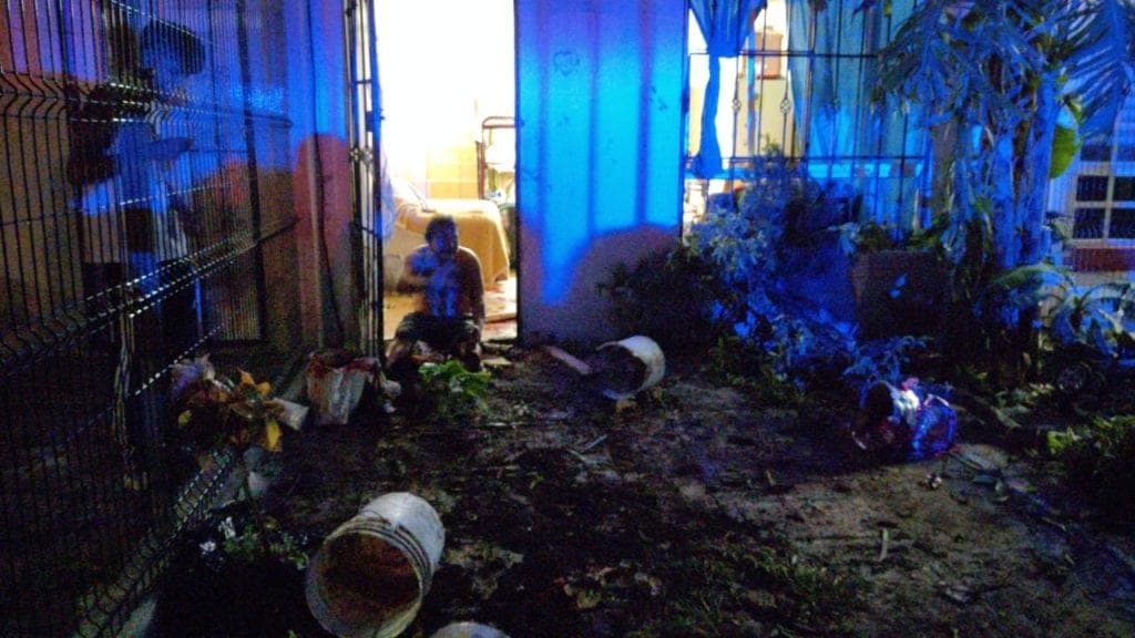 Video: Vecinos impiden robo de un sujeto a tres jovencitas en Cancún