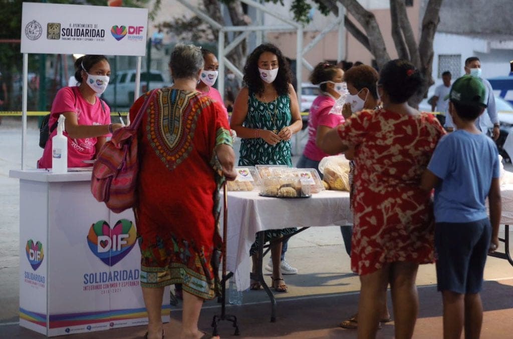 Programa "Todos somos Solidaridad" atiende a Puerto Aventuras con diversos servicios