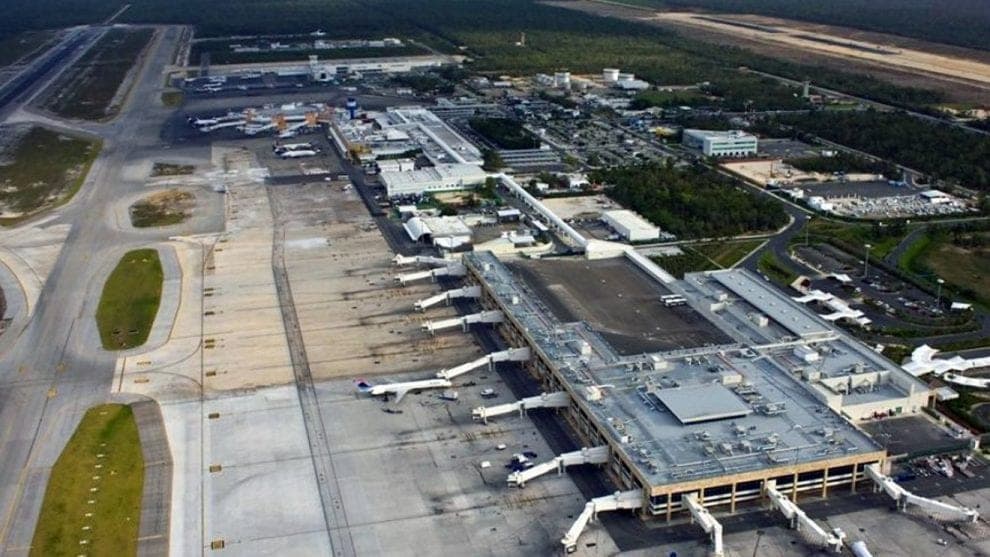 Aeropuerto de Cancún espera alcanzar los 350 vuelos diarios que había antes de la pandemia