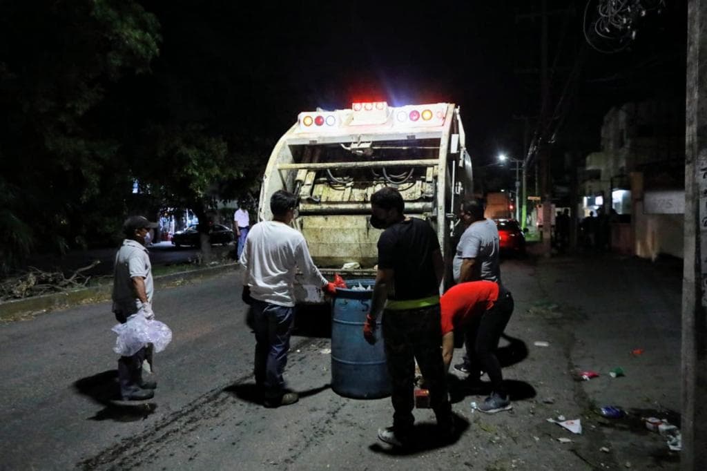 Avanza recolección de basura en Cancún; restablecen el servicio con casi 50 unidades