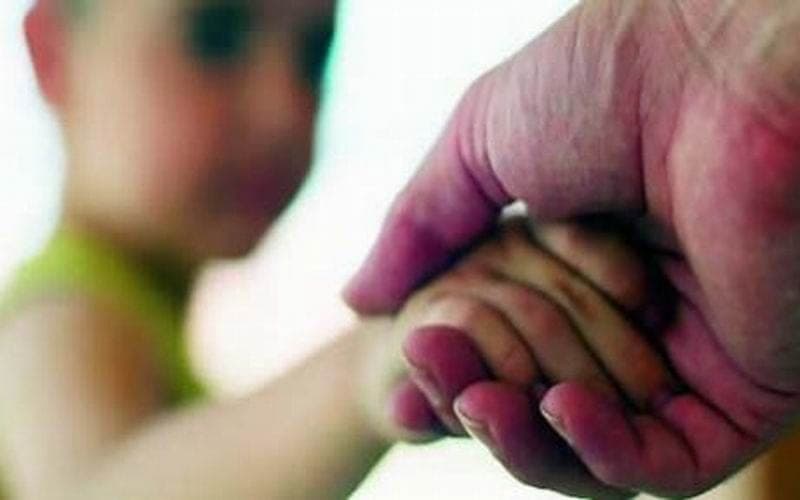 Madre denuncia a expareja: "Llevó a nuestro hijo a inscribir a la escuela y no volví a verlo"