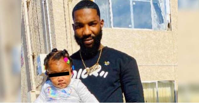 Hombre deja morir a su hija encerrada en el auto; se negó a romper el cristal