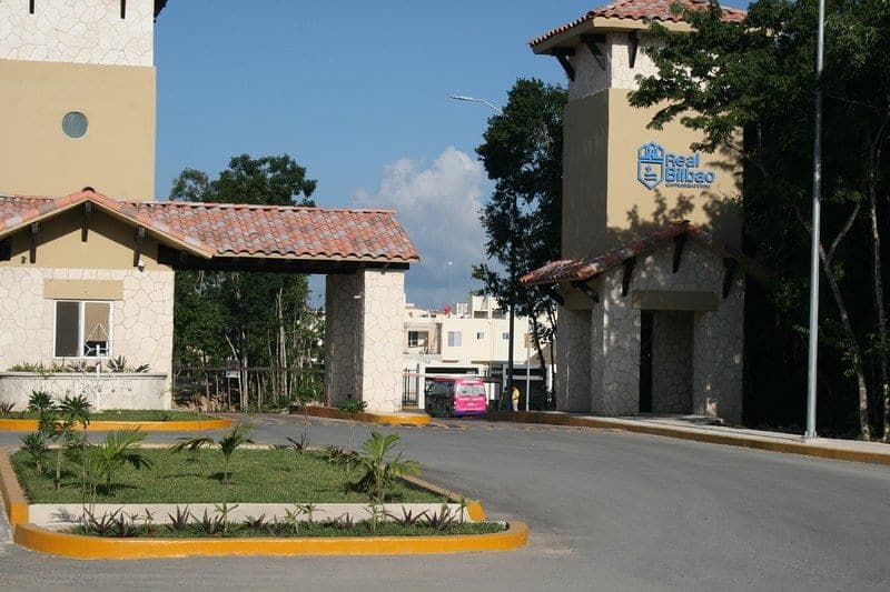 Administradores de Real Bilbao 'secuestran' a residentes en Playa del Carmen