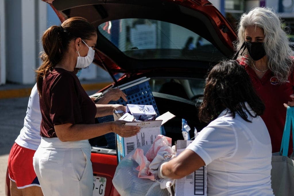 Reúne "Reciclatón" 900 kilos de PET para Fundación Teletón