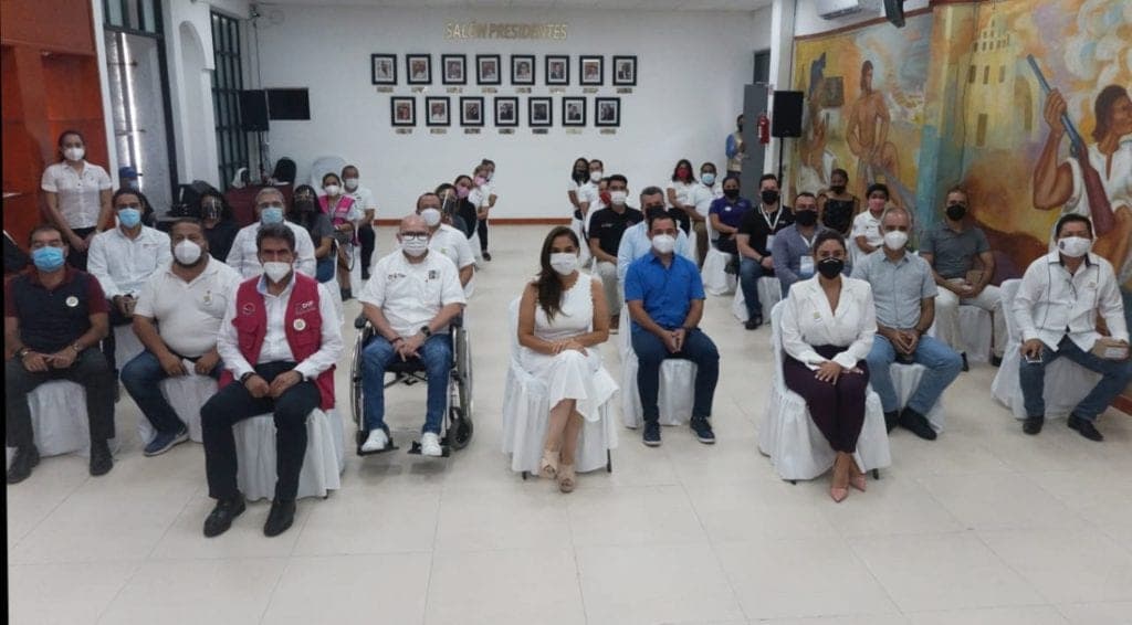 Entregan en Cancún distintivos de la capacitación “No al trabajo infantil”