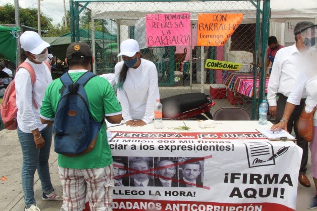 Más de 5 mil muertos “firmaron” para juicio a expresidentes de México