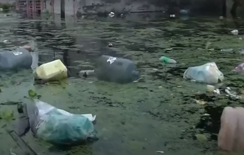 Habitantes de Tabasco denuncian que 'se les pudren' los pies debido a inundaciones