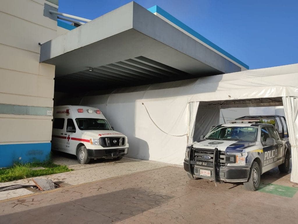 Hombre recibe balazo en Cancún; guarda el secreto de quién fue