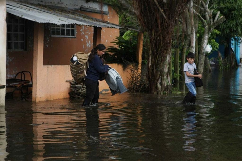 Inundaciones en Chiapas, Veracruz y Tabasco dejan 27 muertos