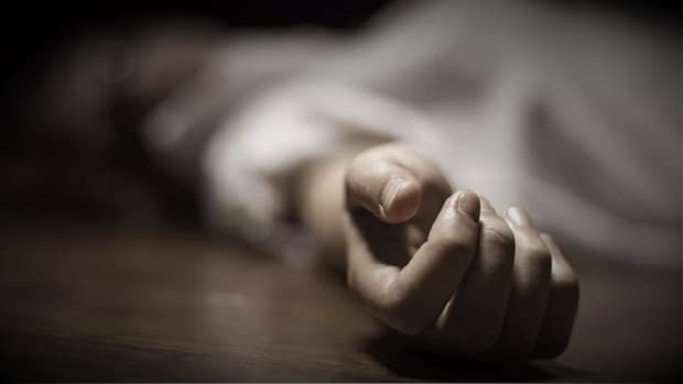 Muere mujer asesinada en edificio abandonado de Cancún