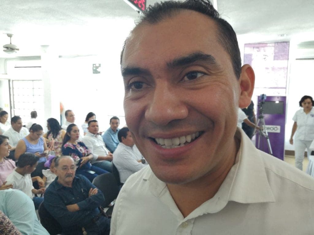 Renuncia Rogelio Cáceres al partido Confianza por Quintana Roo