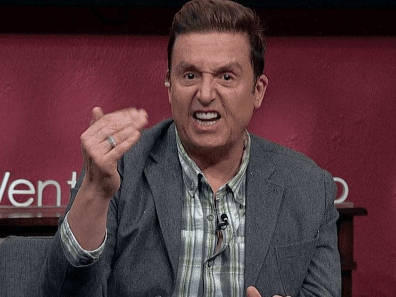 Amenaza Bisogno a su jefe con "sacarle trapitos sucios al sol" por castigarlo