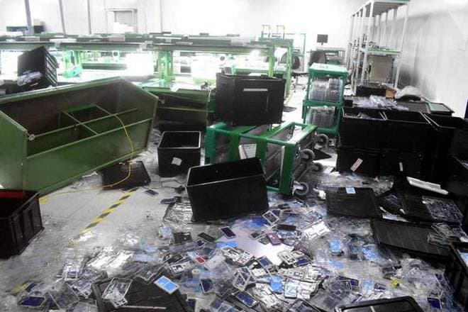 Video: En la India, trabajadores saquean fábrica de iPhone por falta de pago