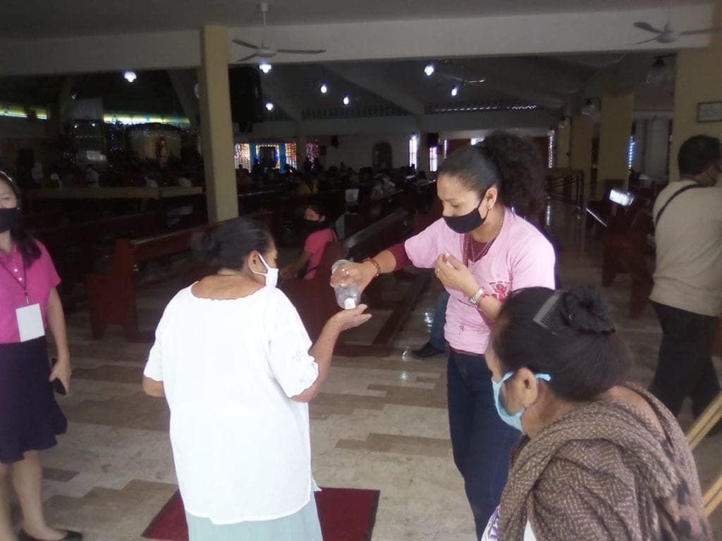 Hay poca afluencia en la Parroquia de Nuestra Señora de Guadalupe en Cancún
