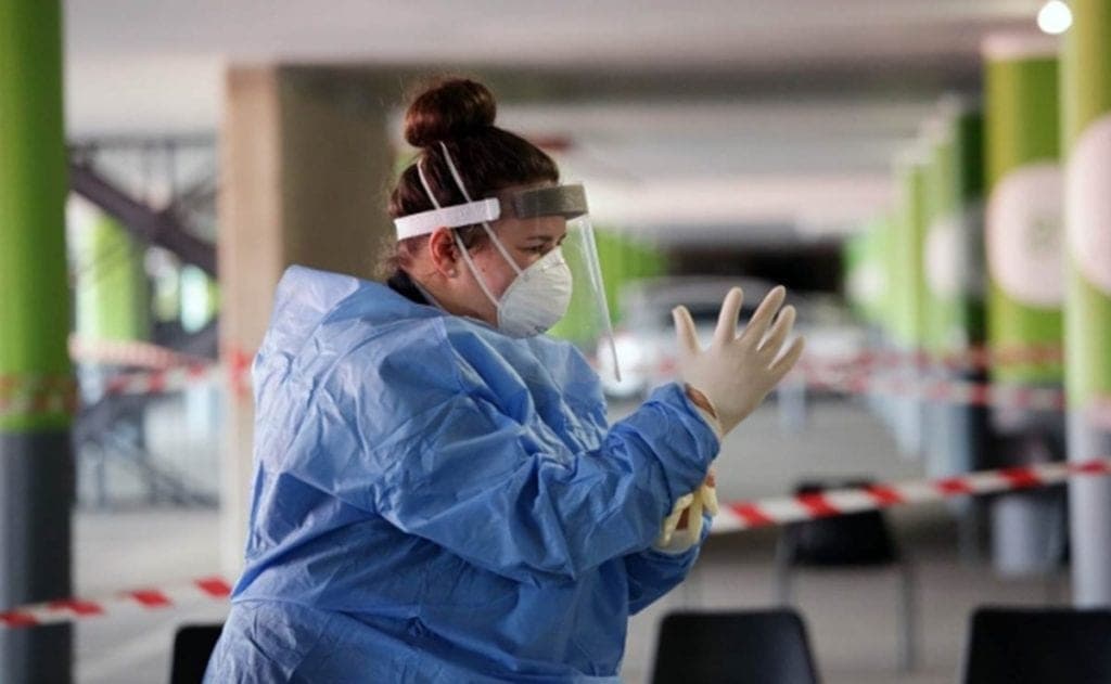 Investigan a clínica privada de Nueva York que ofreció vacunas para Covid-19