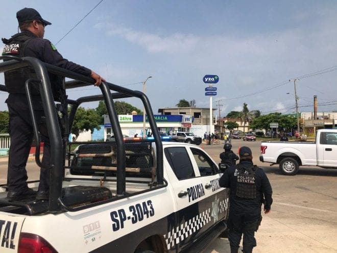 Detienen a dos hombres por intentar ingresar a una niña de 3 años a un motel