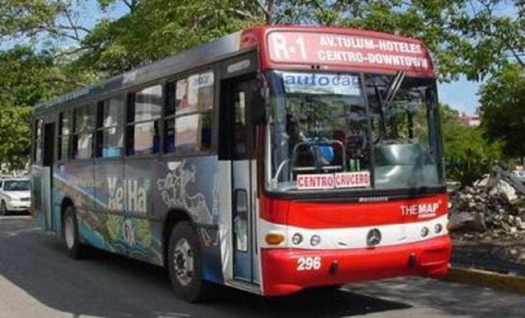 Camioneros se ‘lavan las manos’ del sobrecupo en Cancún; culpan a la ciudadanía