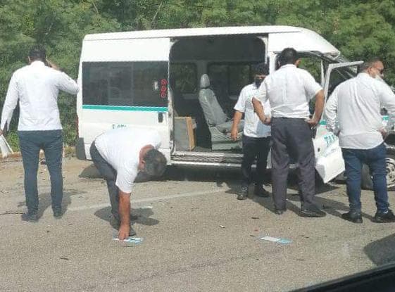 Choca van contra motociclista cerca en Vidanta; hay un muerto