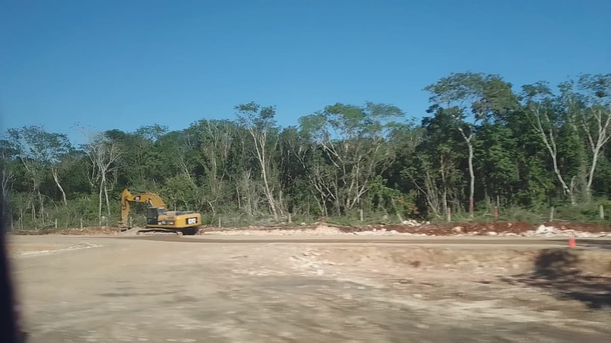 Mueve ICA parte de autopista en Tramo 4 del Tren Maya