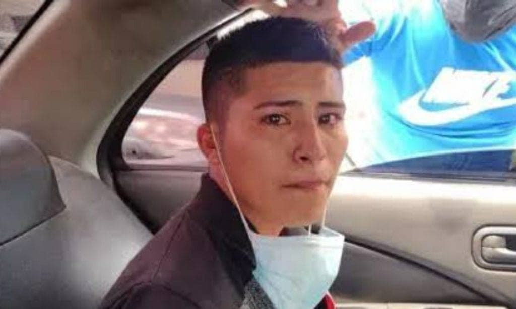 Video: Tras golpear a una mujer, ladrón llora para que lo liberen